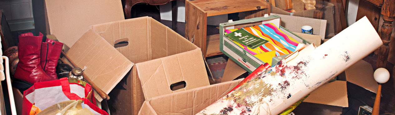 Gerümpel in einer Berliner Wohnung fertig zur Entrümpelung