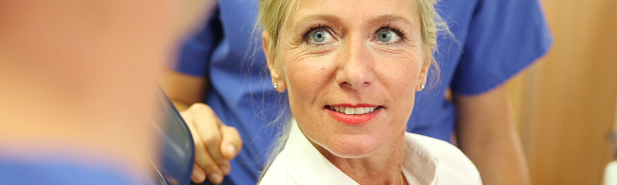 Ein schönes, ansehliches Gebiss, dank Oralchirurgie