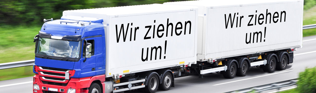 Umzugs-LKW auf der Autobahn